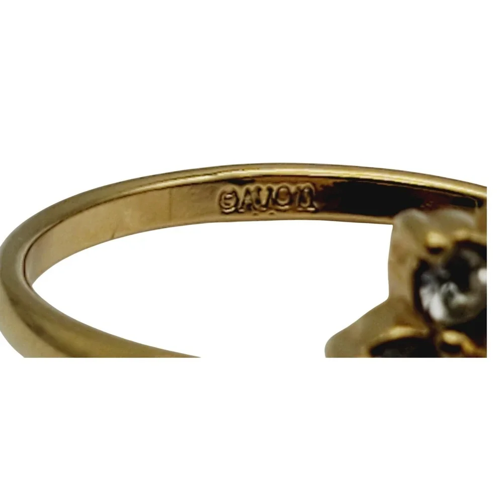 Avon Ring Gold Tone Fiery Opalesque Rhinestone Oval Classic Cocktail 8.75 1990s